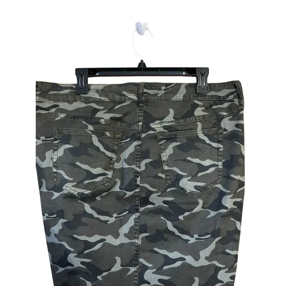 Torrid Women’s Green Camouflage Knee Length Pencil Denim Skirt Grunge Size 14